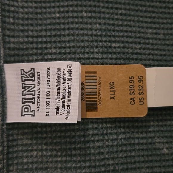 Victoria's Secret Pink - Picture 2 of 4